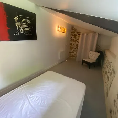 بيت للعطل Maison En Pierre Au Bord De L'eau *